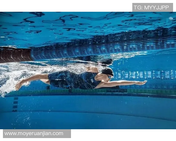 提升自由泳技巧的五个关键要点,让你游得更快更轻松 提升自由泳技巧的五个关键要点,让你游得更快更轻松