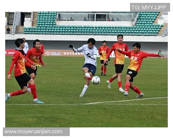 上海足球队区域防守战术解析与实践探讨