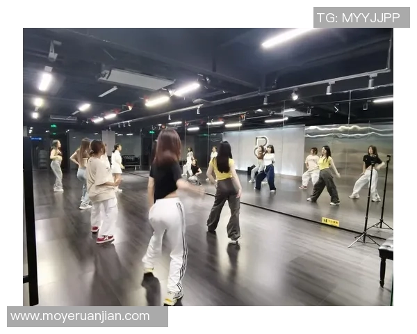 广州街舞队荣登全国街舞力量排行榜第十名展现实力与风采 广州街舞队荣登全国街舞力量排行榜第十名展现实力与风采