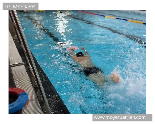 探索游泳四大核心动作的技巧与训练方法，提升水中效率与速度