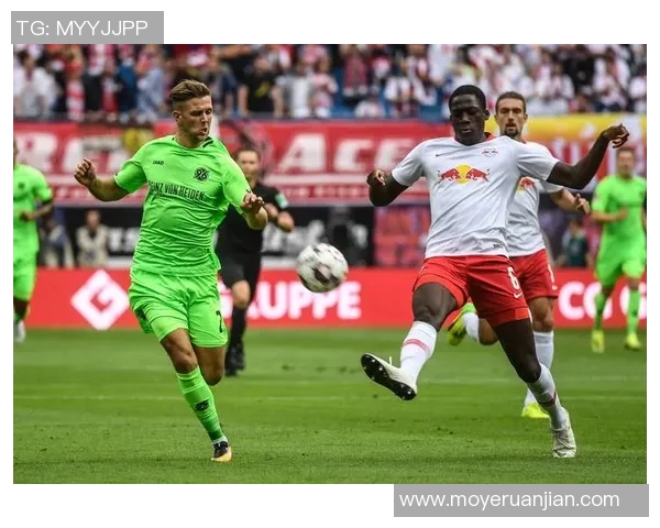 汉诺威队在主场以9比0大胜沙尔克队创下历史性比分震惊足坛 汉诺威队在主场以9比0大胜沙尔克队创下历史性比分震惊足坛